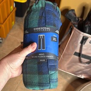 NIP Essential Sleepwear Men's Micro Fleece Pants Blue and Green Size XL